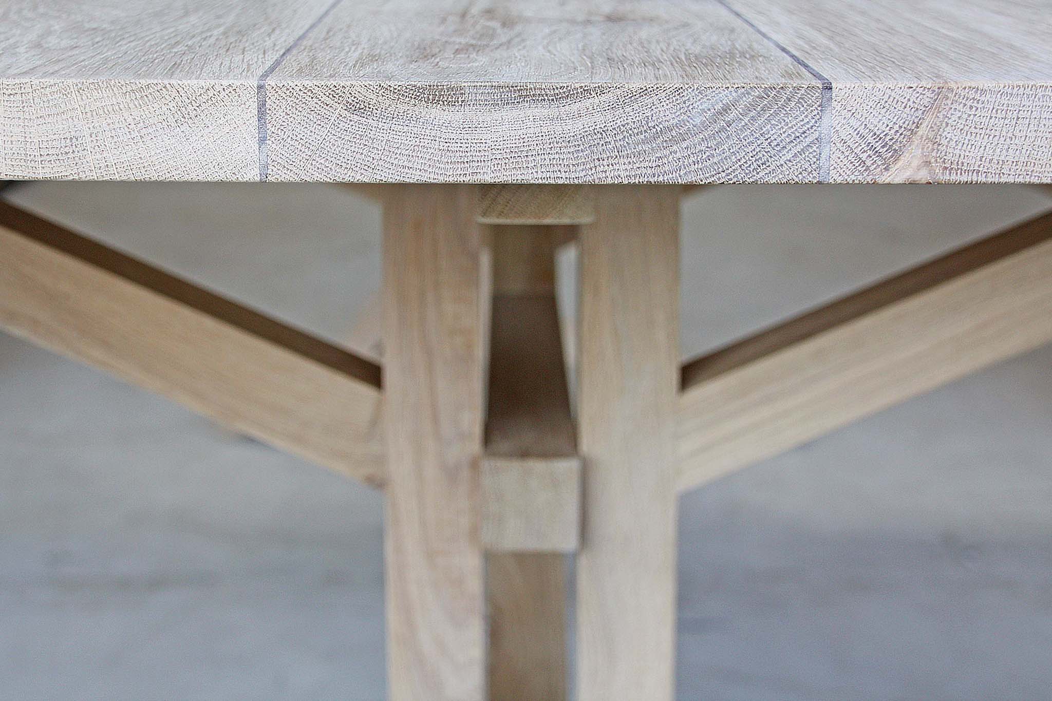 HENDRIK eettafel / ontwerp uit 2015 van Joeri Koolhoven