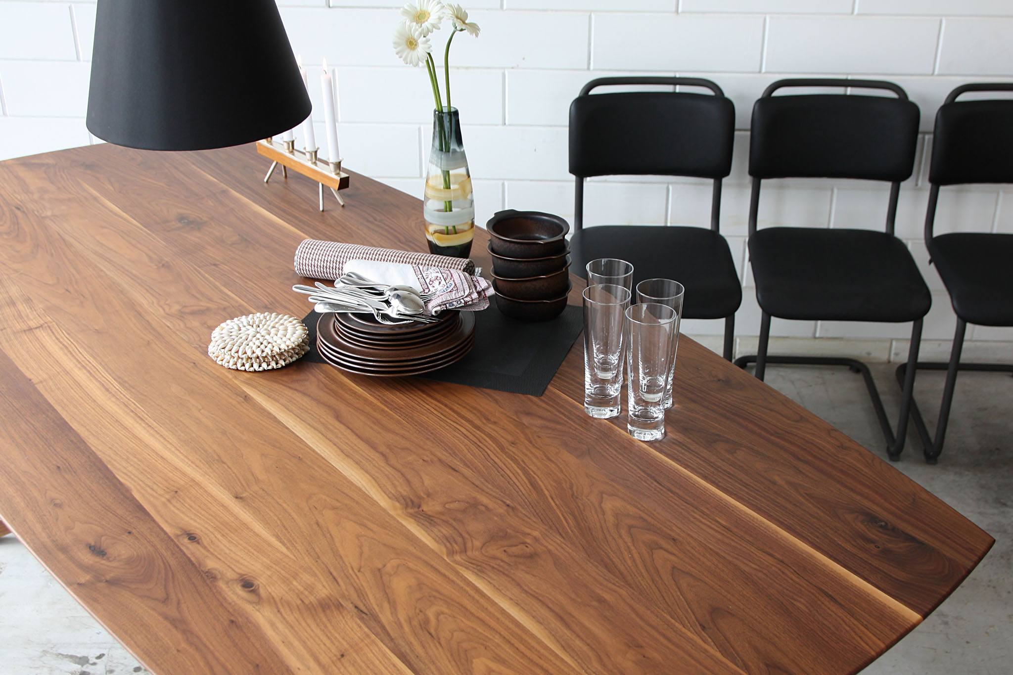 eettafel / ontwerp uit 2016 van Joeri Koolhoven