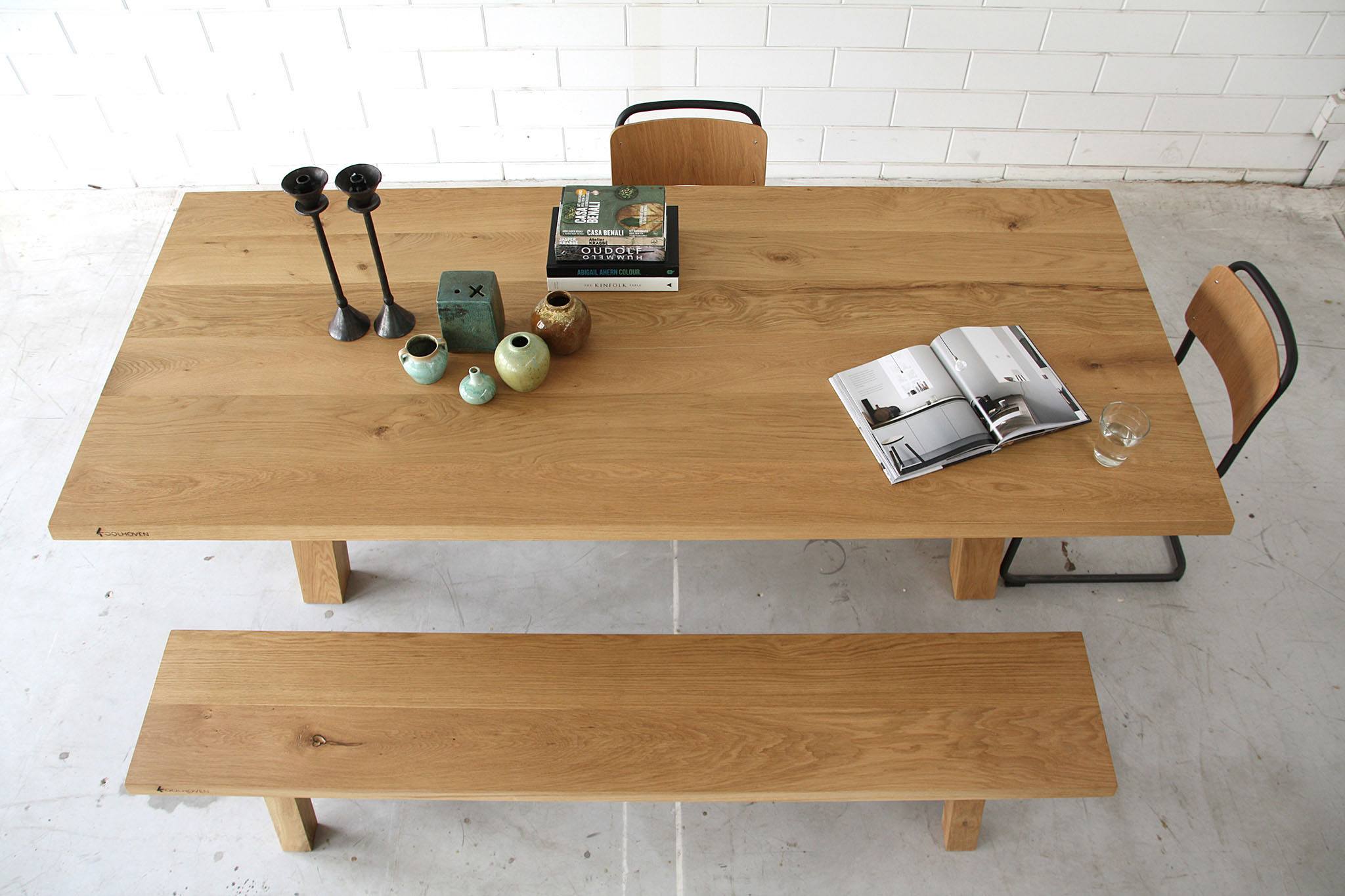 JACKIE eettafel / ontwerp uit 2010 van Joeri Koolhoven