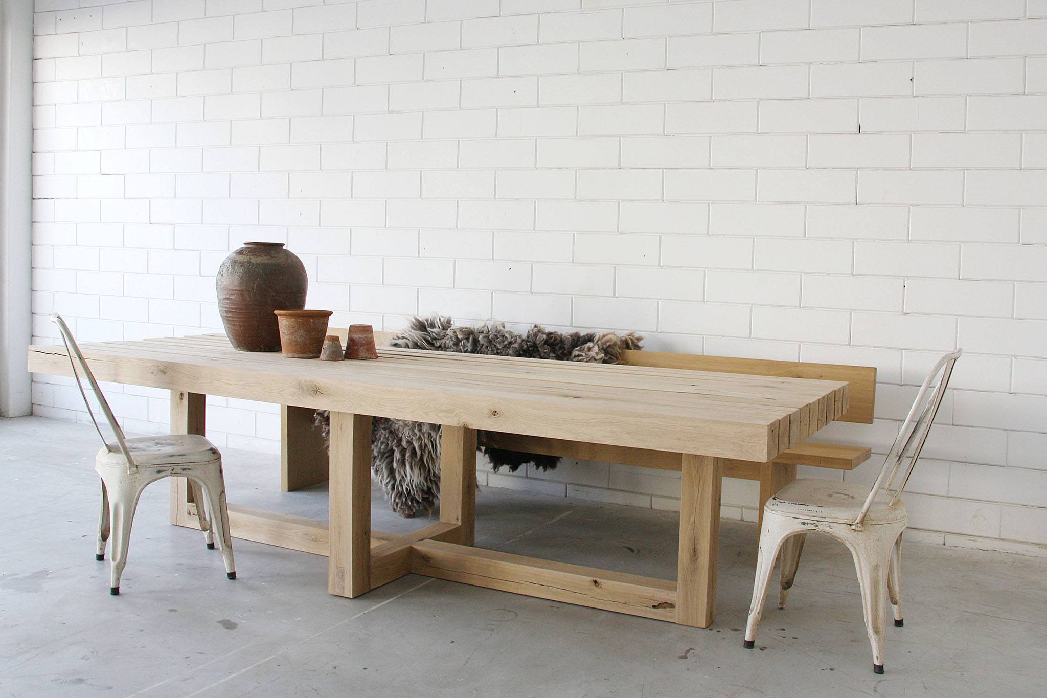 JOHN BUITEN tuintafel / ontwerp uit 2014 van Joeri Koolhoven