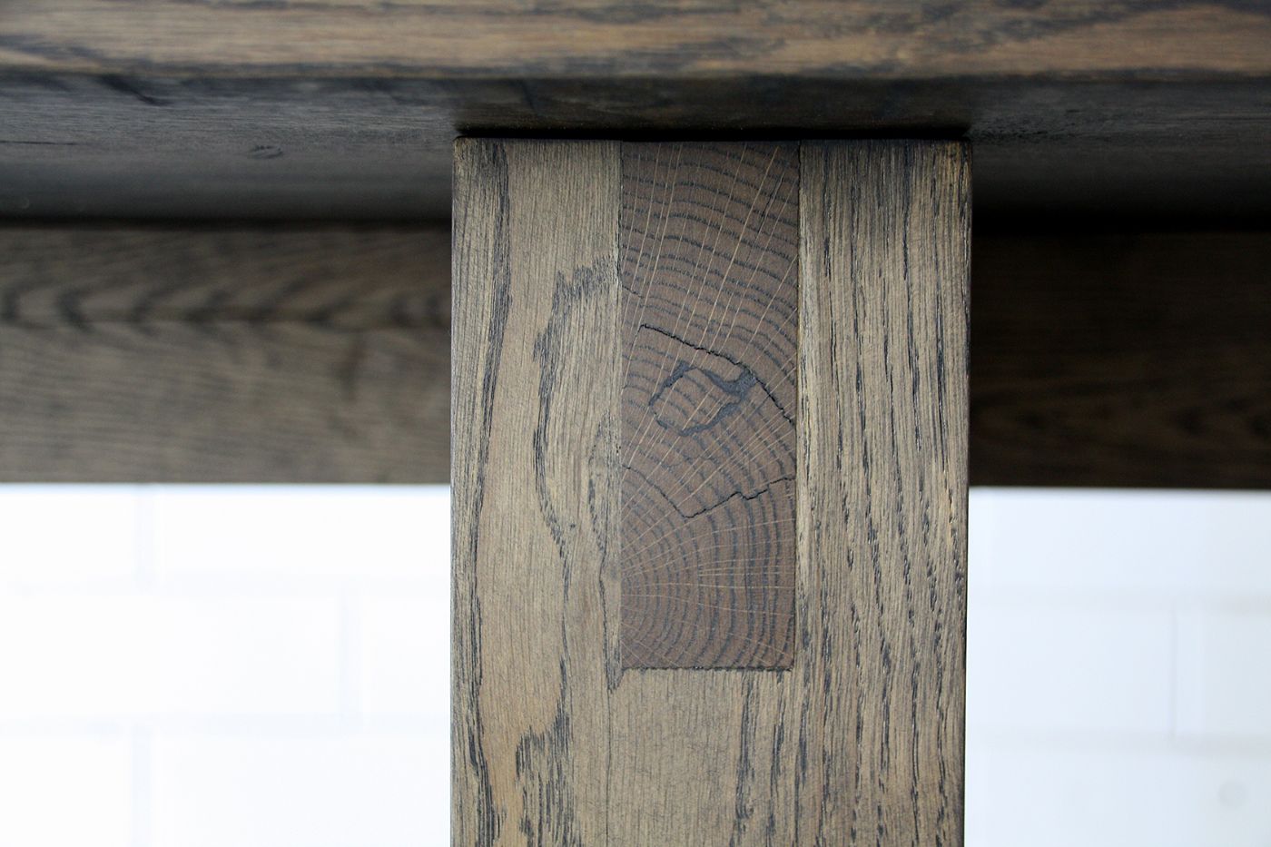 JOHN eettafel / ontwerp uit 2009 van Joeri Koolhoven