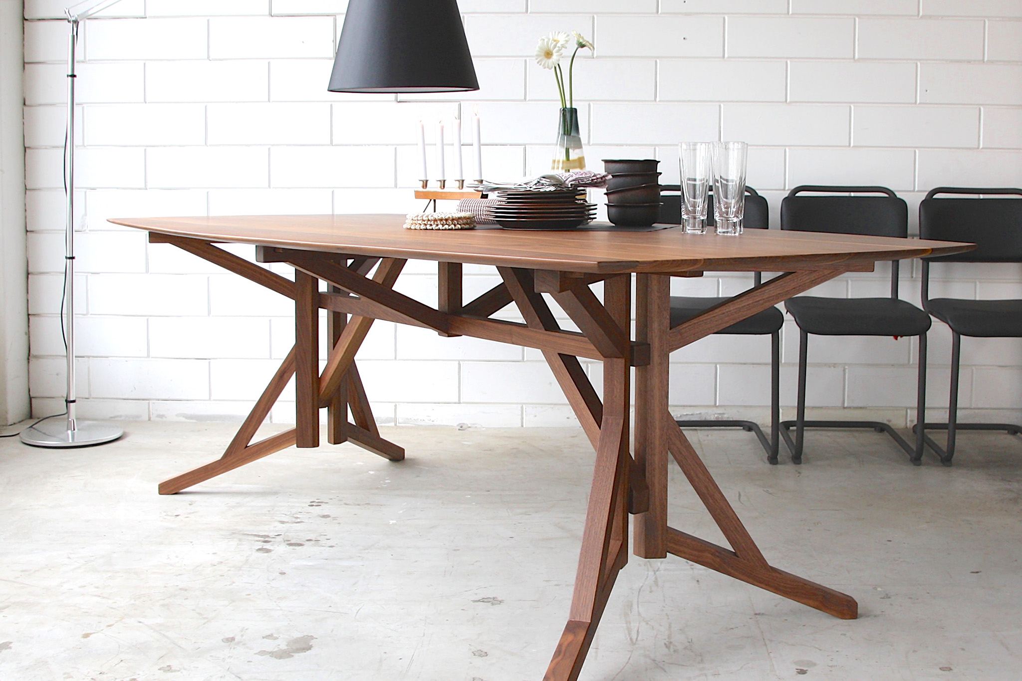 Hendrik Oval XL dining table / design from 2013 / Joeri Koolhoven