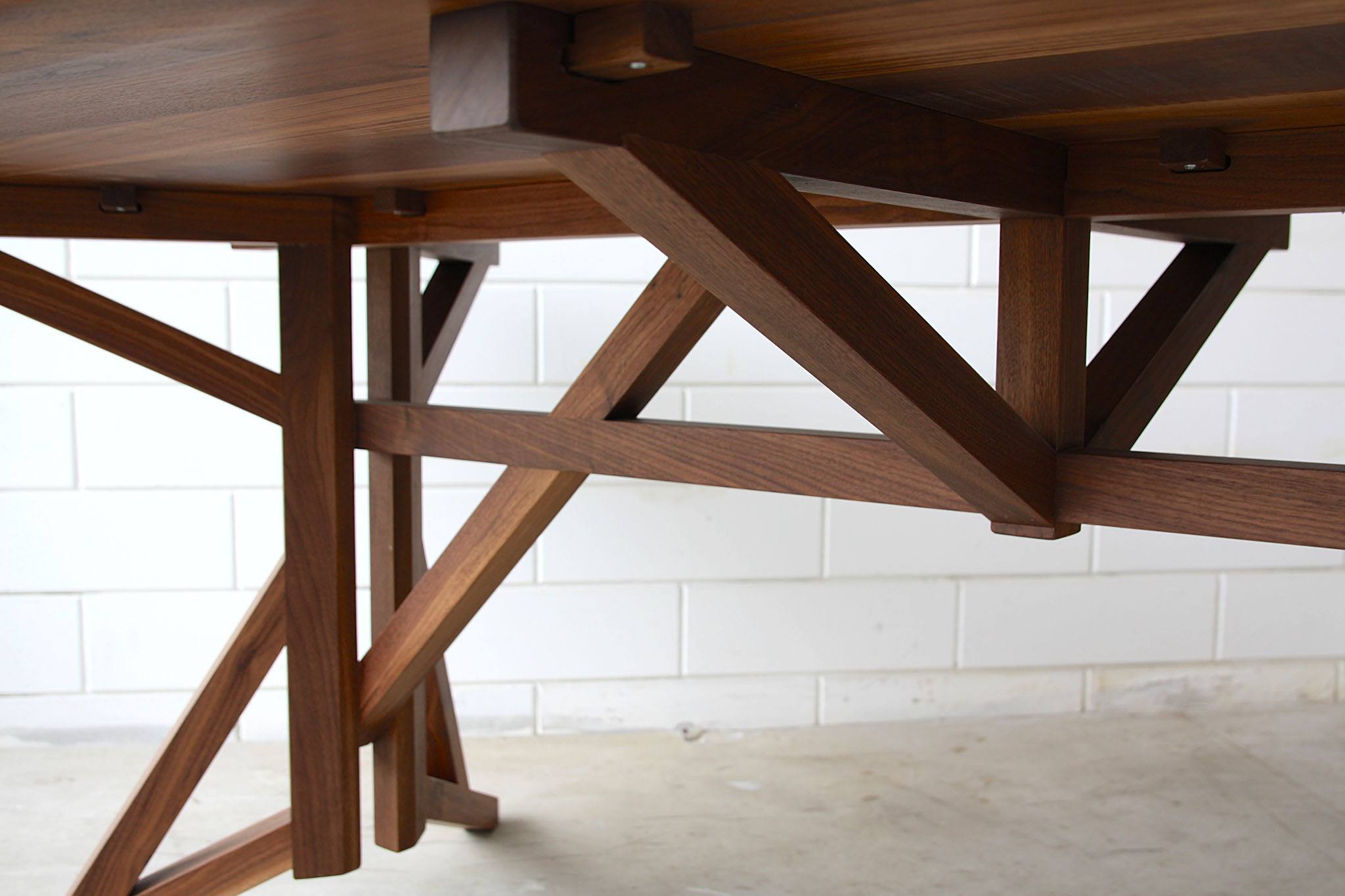 Hendrik Oval XL dining table / design from 2013 / Joeri Koolhoven