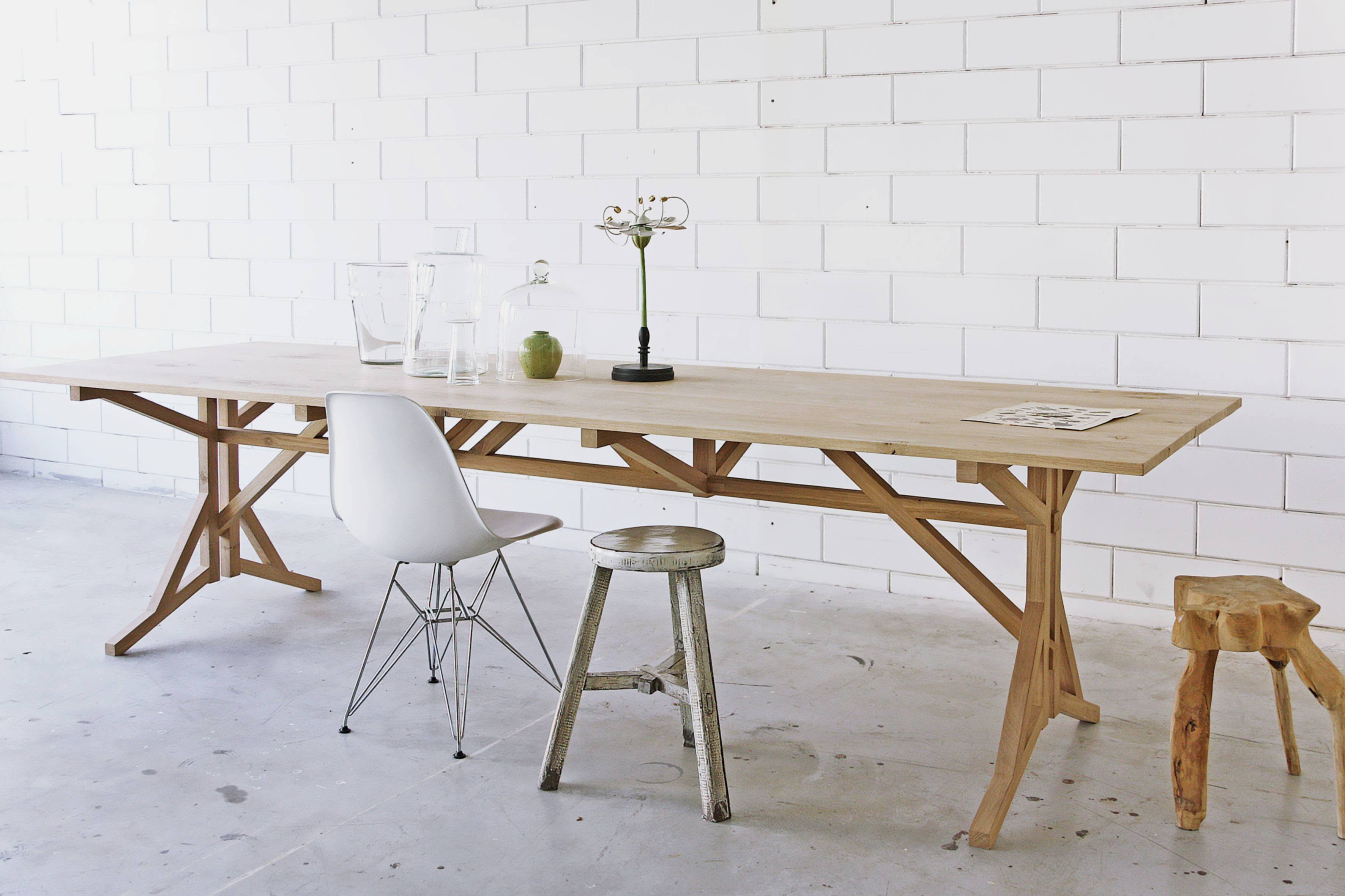 HENDRIK dining table / design from 2015 / Joeri Koolhoven
